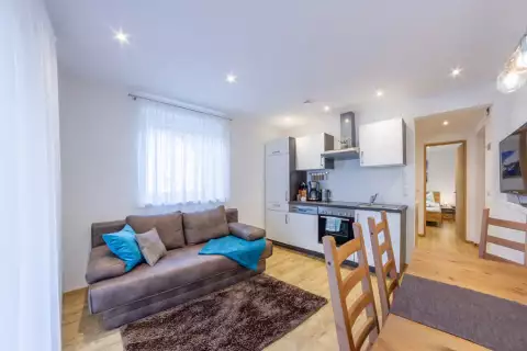 03_apartment_hubertus_ferienwohnung2_wohnraum